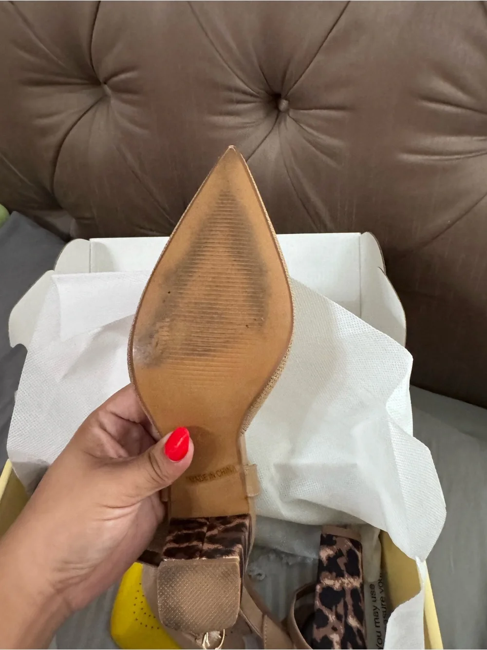 Yellow Shoe Box with Size Label US 7.5 - Picture 4 of 6